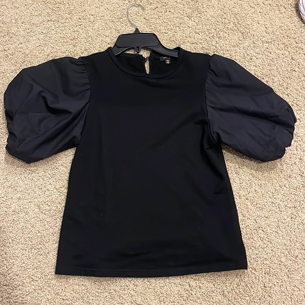 Black puff sleeve top